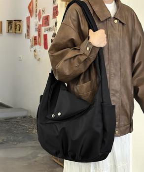 ショルダーバッグ A4大容量 ナイロン黒　ブラック 送料無料 即日発送-2